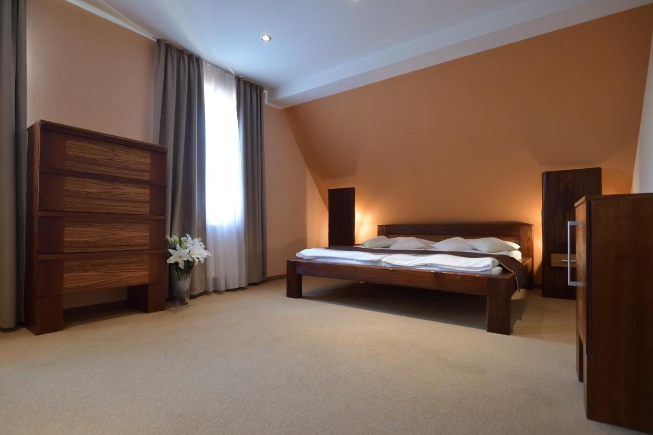 Hotel Villa Romantica โคลีน ภายนอก รูปภาพ